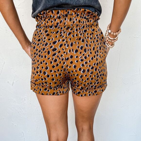 Leopard Print Elastic Waist Shorts - Picture 2 of 3